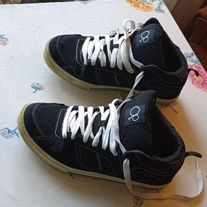 OP Ocean Pacific Creeper Black and White Mid Skate Sneakers. Size 11.